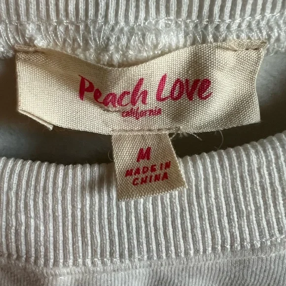 🤩NEW🤩Women’s Crop Heart Patterned White Sweatshirt, Size Medium - Picture 3 of 3